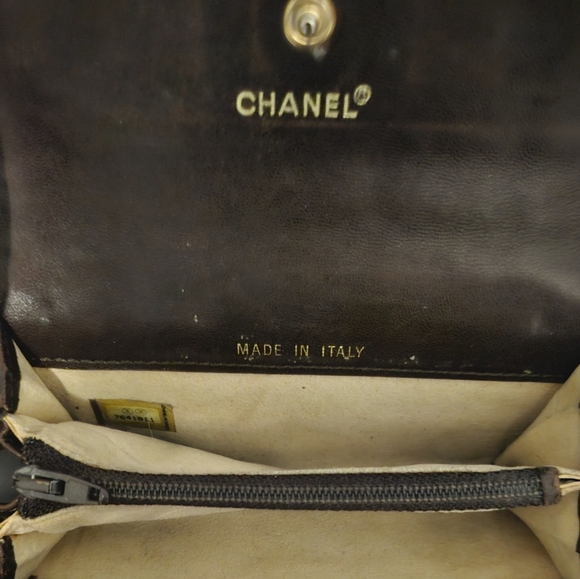 AUTHENTIC CHANEL CHOCOLATE BAR SMALL WALLET W/ AUTHENTICATION CARD - Picture 3 of 5